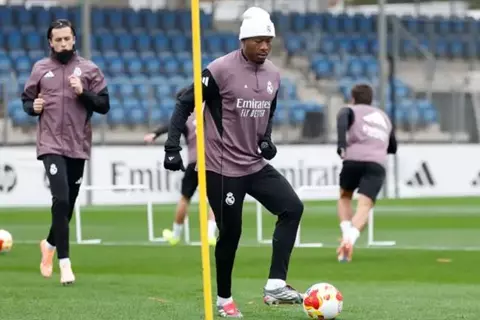 عودة ألابا وتدريبات خاصة لسيبايوس.. ماذا حدث في مران ريال مدريد قبل لقاء كأس الملك؟